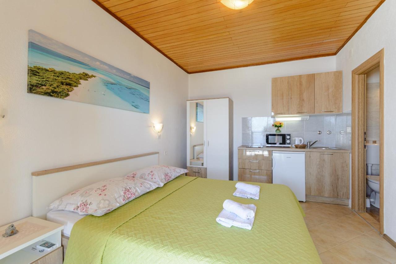 Rooms Sani Brela Zewnętrze zdjęcie