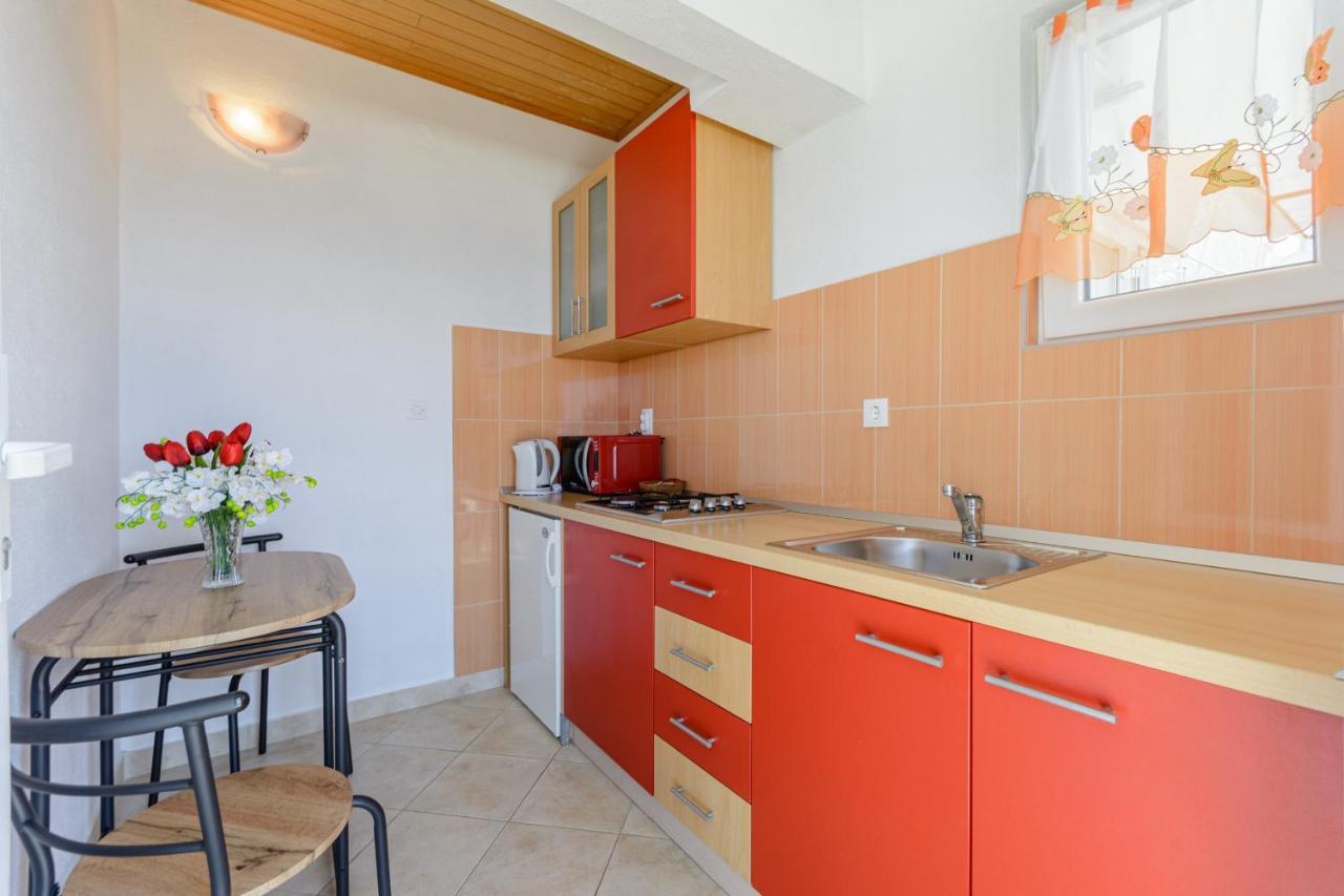 Rooms Sani Brela Zewnętrze zdjęcie