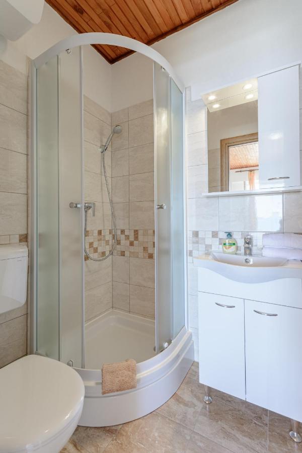 Rooms Sani Brela Zewnętrze zdjęcie